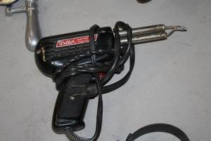 lot 305 image: Weller Soldering Gun