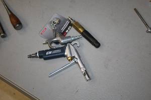 lot 309 image: Lot of (4) Air Hose Attachments