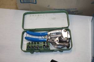 lot 319 image: Round Hole Hand Punch Kit with Case