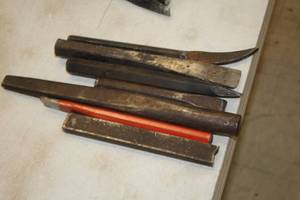 lot 327 image: Lot of (7) Assorted Punches and Chisels