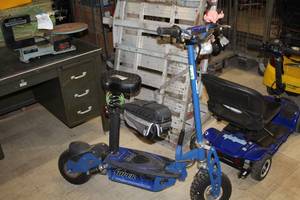 lot 9 image: Super Scooter 2-wheel Electric Scooter