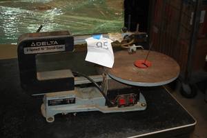 lot 11 image: Delta 16 Scroll Saw 40-560