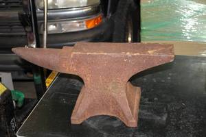 lot 12 image: 24 Anvil