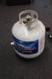 lot 28 image: 15-lbs Propane Tank
