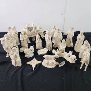 lot 2 image: Beautiful 21 Piece Lenox China Jewels Nativity Set
