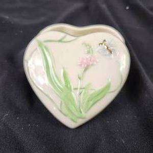 lot 6 image: Lenox China Butterfly Box Original Jewelry Design