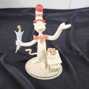 lot 7 image: Lenox The Cat In The Hat Statue 7 14 Hight