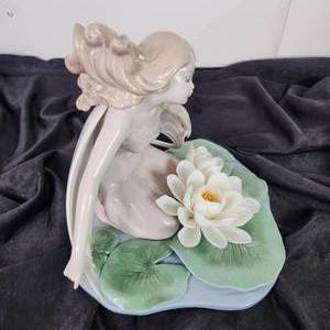 lot 18 image: LLADRO Figurine 06651 Wings Of Fantasy Great Condition With Box