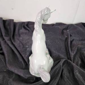 lot 32 image: LLADRO Magical Unicorn Privilege Figurine 7697 With Box Retired 2002