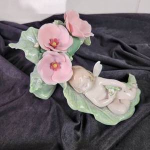 lot 37 image: LLADRO 06786 A Visit To Dreamland Figurine Great Condition