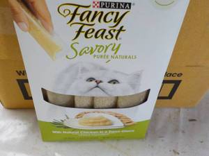 30 x 4 packs Natural Chicken in a Demi Glaze Purina Fancy Feast Savory Cat Treats retail $3 each