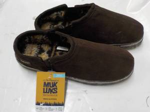 Mens Muk Luks size 12 Slippers - Chocolate