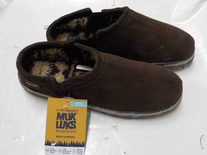 Mens Muk Luks size 12 Slippers - Chocolate
