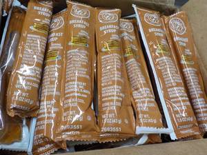 2 x 100 ct Breakfast Syrup Packets...