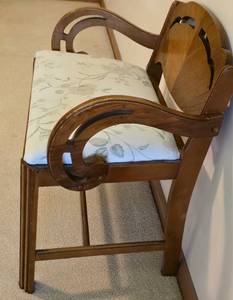 lot 22 image: Vintage Art Deco Upholstered Bench or Vanity Chair