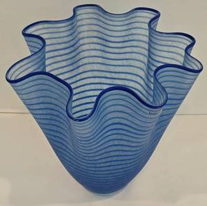 lot 27 image: Kosta Boda Carmen Vase