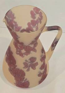 lot 33 image: Stunning Vintage Israel Rueven Hebron Blown Glass Pitcher