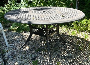 lot 52 image: Metal Table with Four Chairs