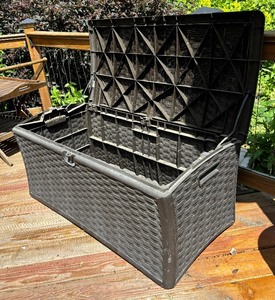 lot 55 image: Suncast Outdoor Hinged Storage Box