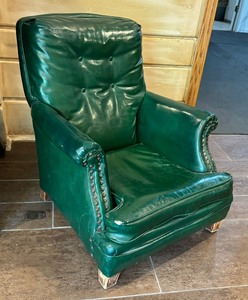 lot 65 image: Charming Vintage Childrens Armchair