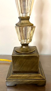 lot 75 image: Lovely Table Lamp