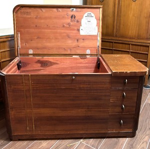 lot 78 image: Vintage Lane Furniture Cedar Chest with Drawers