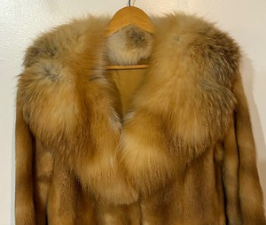 lot 92 image: Vintage Fur Coat