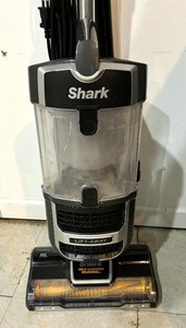 lot 117 image: Shark UV725 V5 Vacuum