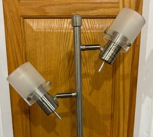 lot 173 image: Adjustable Duo Head Table Lamp