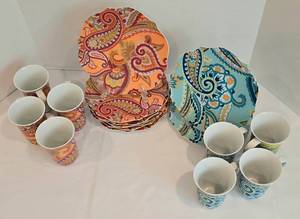 lot 124 image: Vibrant Darjeeling Rosana PlatesMugs