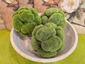 lot 129 image: Springy Home Decor Options