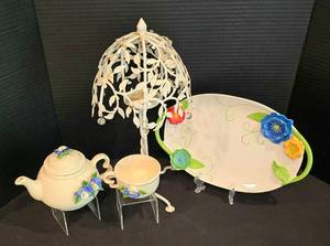 lot 140 image: Whimsical DecorServing Options