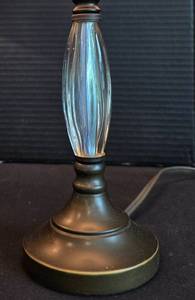 lot 196 image: Pair of Pretty Table-Top Lamps