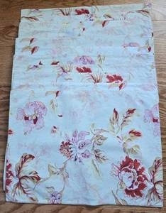 lot 220 image: Colorful Placemat  Judaic Napkin Collection