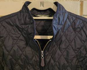lot 225 image: Sleek Eddie Bauer Jacket