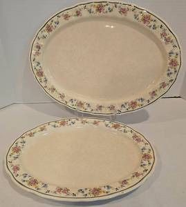 lot 231 image: Delicate Vintage Serving Options