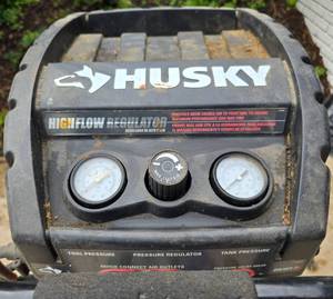 lot 240 image: Husky 33-Gallon Air Compressor