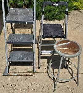 lot 250 image: Versatile Step LadderStool Grouping