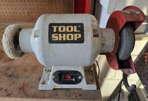 lot 257 image: Metal Work Bench, Grinder & Clamp Set