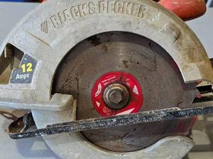 lot 263 image: Black & Decker 12 Amp Circular Saw