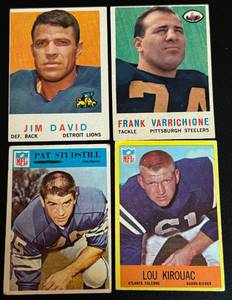 lot 110A image: 4 Card Vintage Football 1950s60s Topps and Philadelphia Lot