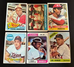 lot 104A image: 6 Card Vintage Baseball Star Lot - (3) Frank Robinson, Harmon Killebrew, Tony Perez, Luis Aparicio Vintage Baseball Cards