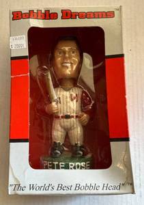 lot 45E image: Pete Rose Bobblehead by Bobble Dreams - Baseball