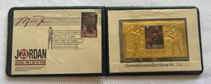 lot 18E image: Michael Jordan 23k Gold Commemortive Liited Edition Stamp St. Vincent - Aoril 17, 1996 Upper Deck Basketball