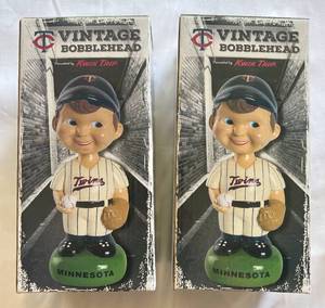 lot 56E image: (2) Minnesota Twins Baseball Bobblehead Kwik Star Vintage SGA