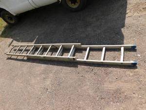 lot 42 image: 16 Aluminum Extension ladder