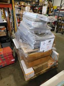 lot 15 image: Lot of Flooring