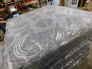 lot 48 image: King Mattress 10 inches thick