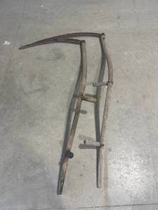 lot 4 image: Vintage Antique Pair of Scythe (5 foot long)
