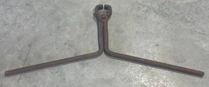 lot 6 image: Vintage Rail Road Tie Lifting Tongs (41 Inches long)